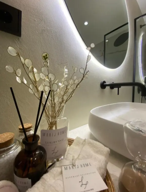 رنگ‌های متنوع در بافت مینیمال