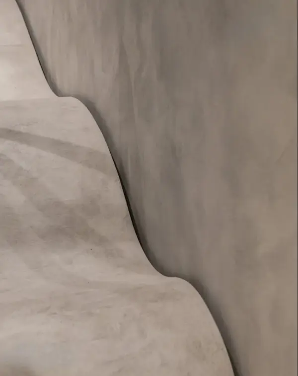 پوشش پلی‌یورتان مقاوم در سوله صنعتی